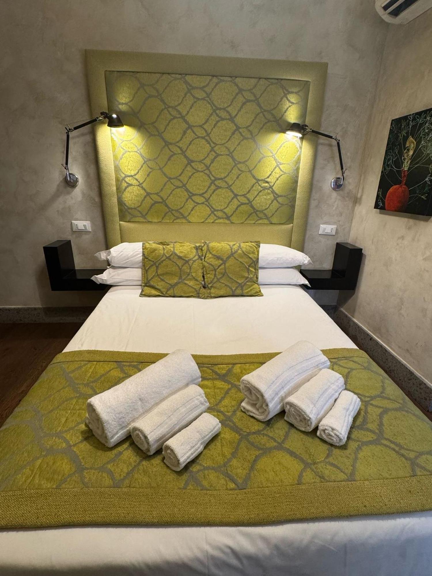 Pantheon Luxury Suite Roma Esterno foto